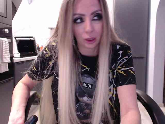 blondalina webcam