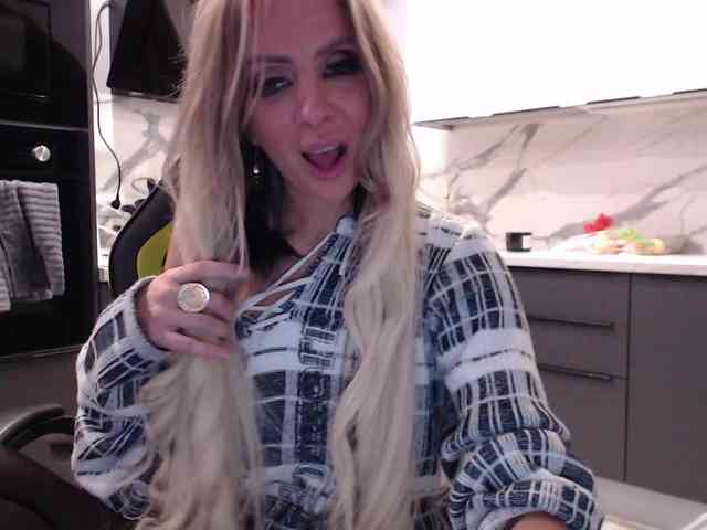 blondalina Live Webcam on BongaCams