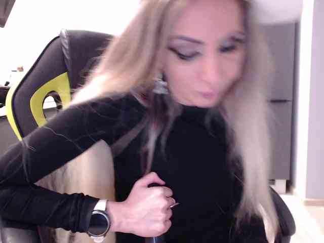 blondalina webcam