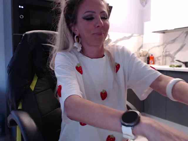 blondalina webcam