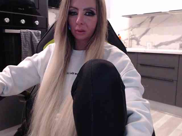 blondalina webcam
