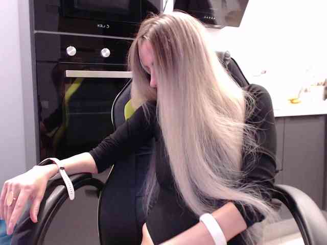 blondalina webcam
