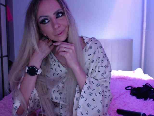 blondalina webcam