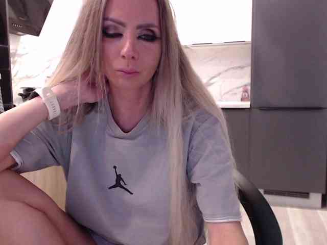 blondalina webcam
