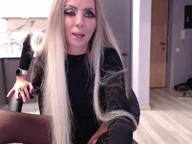 blondalina webcam