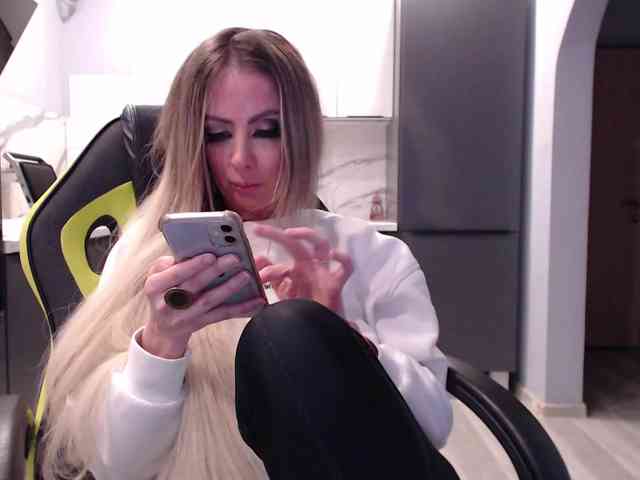 blondalina webcam