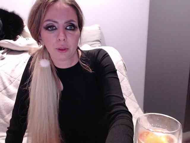 blondalina webcam