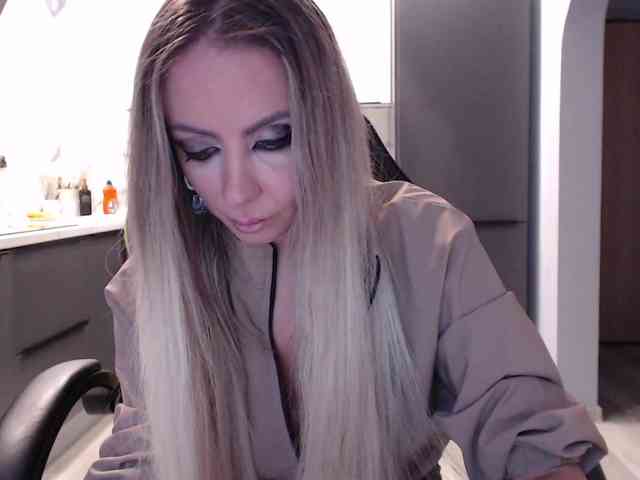 blondalina webcam