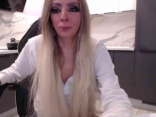 blondalina webcam