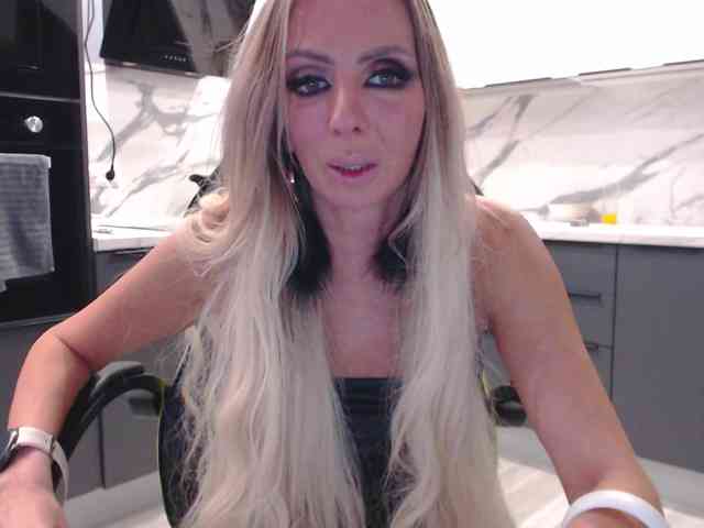 blondalina webcam