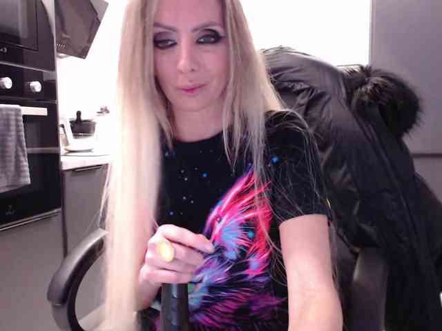 blondalina webcam