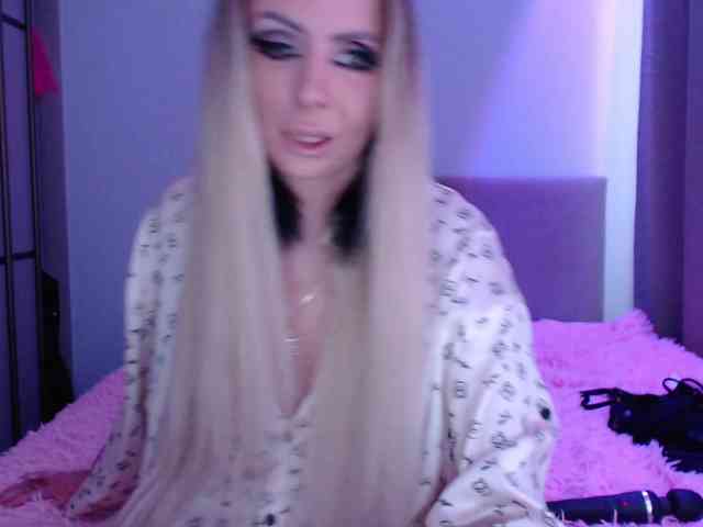blondalina webcam