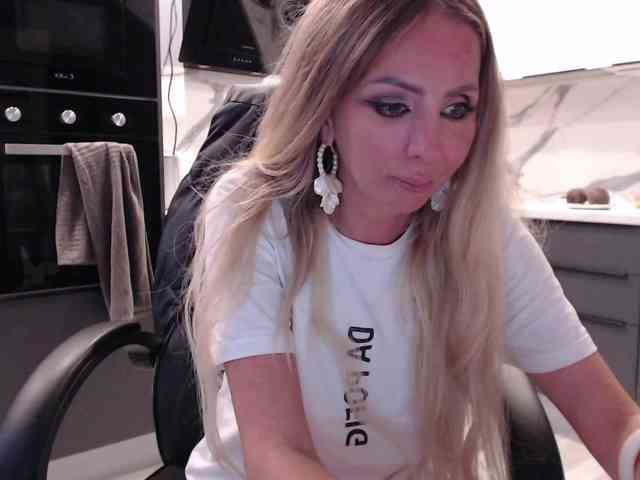 blondalina webcam