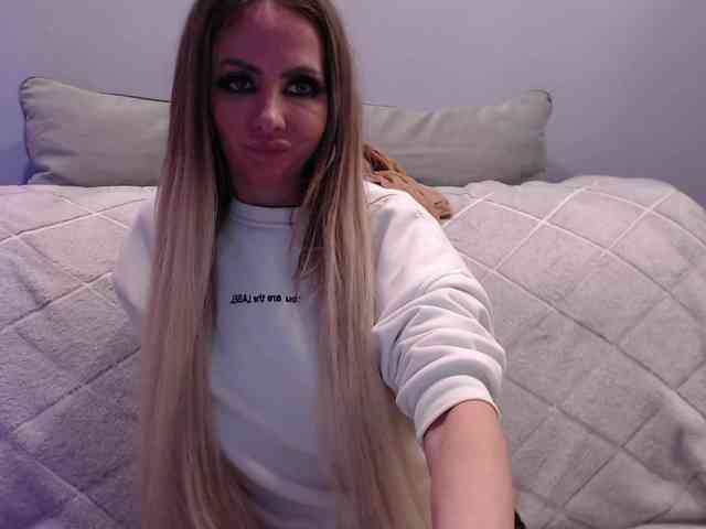 blondalina webcam