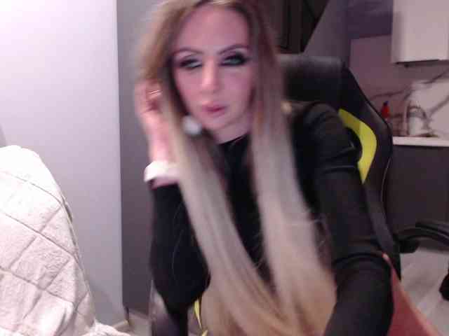 blondalina webcam