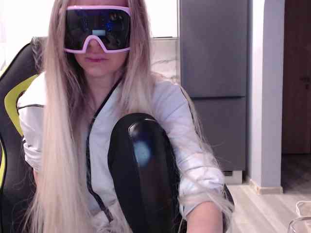 blondalina webcam