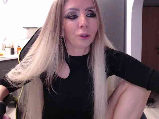blondalina webcam