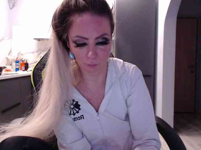 blondalina webcam