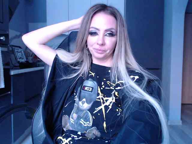 blondalina webcam