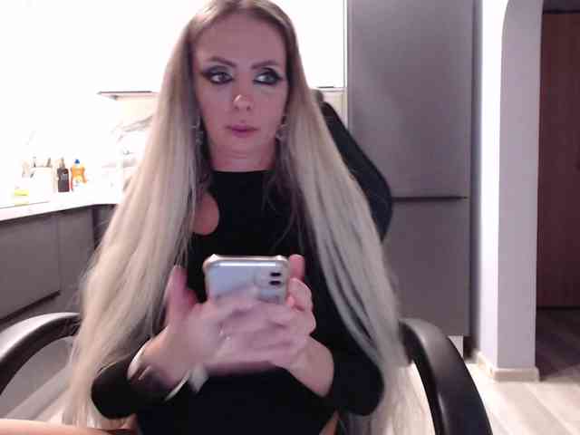 blondalina webcam