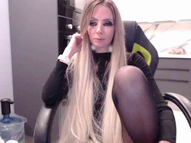 blondalina webcam