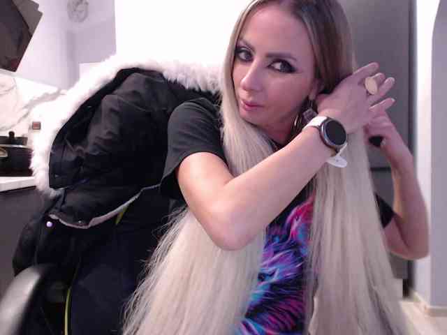 blondalina webcam