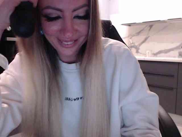 blondalina webcam