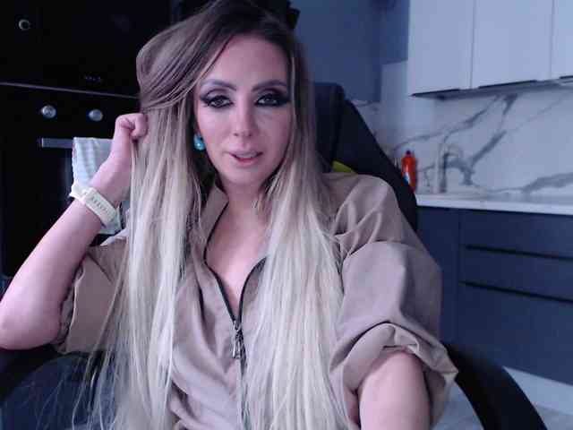 blondalina webcam