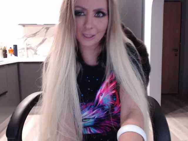 blondalina webcam