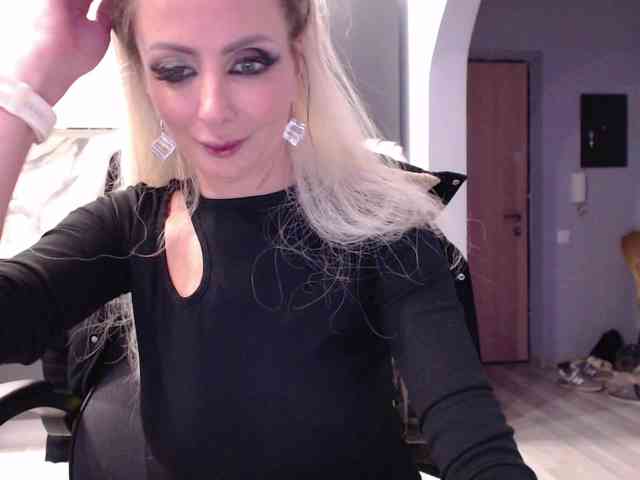 blondalina webcam