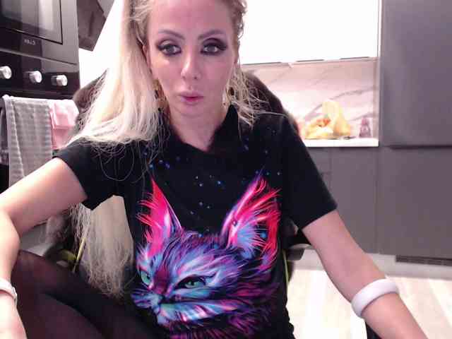 blondalina webcam