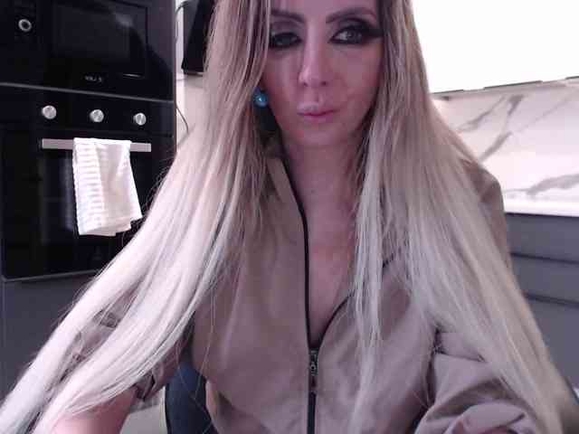 blondalina webcam