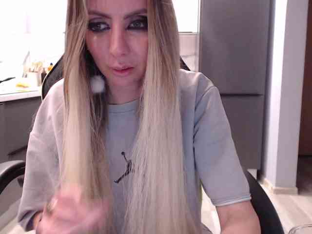 blondalina webcam