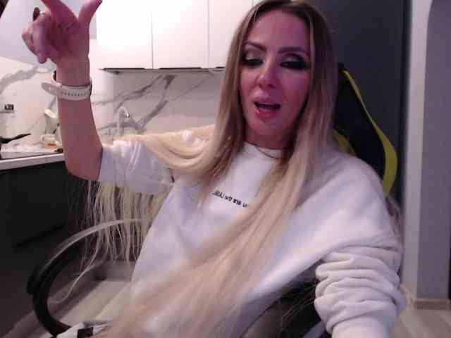 blondalina webcam