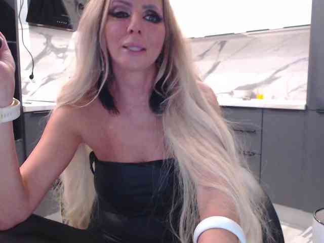 blondalina webcam