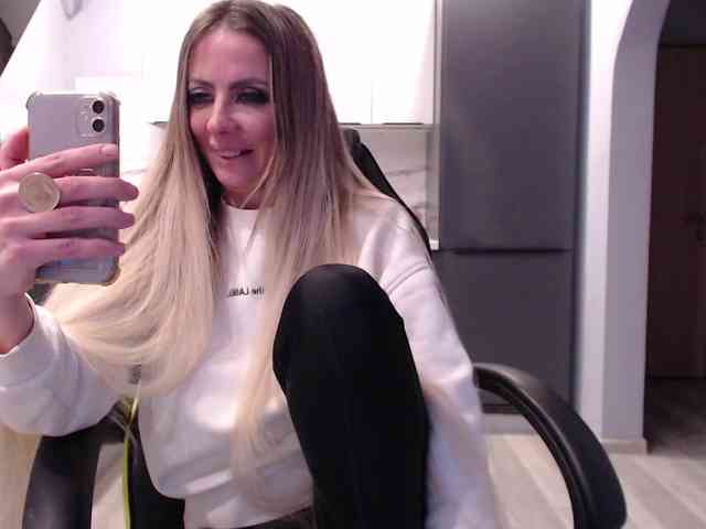 blondalina webcam