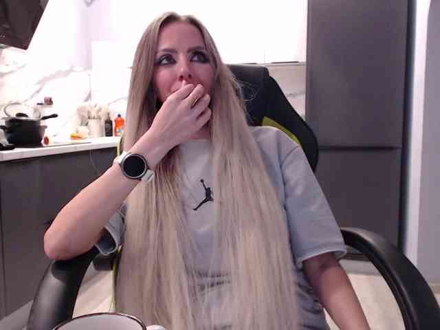 blondalina webcam