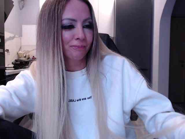 blondalina webcam