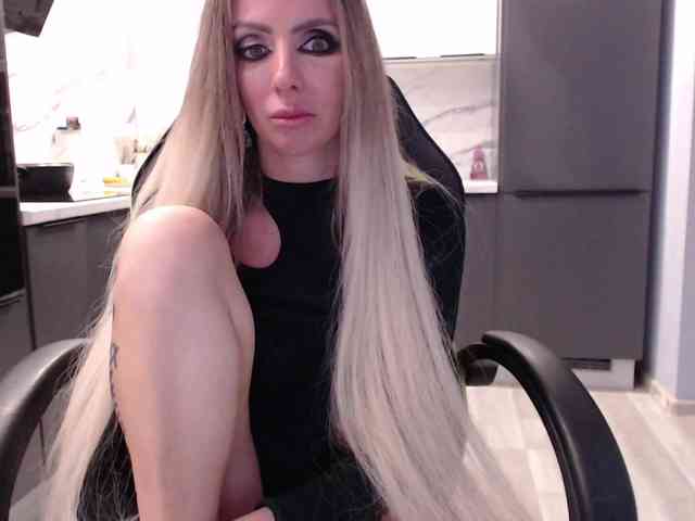 blondalina webcam
