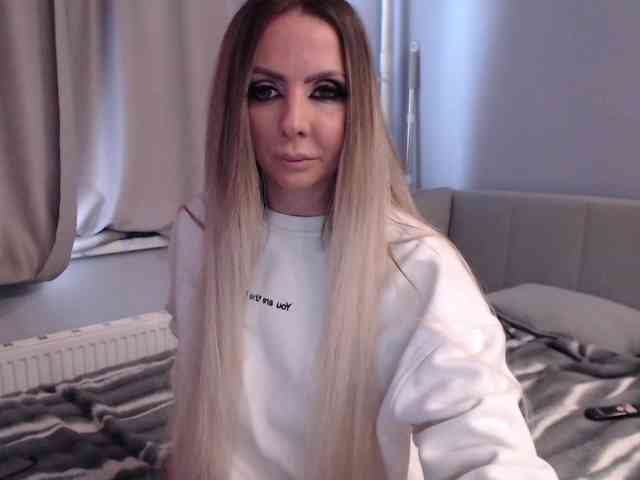 blondalina Live Webcam on BongaCams