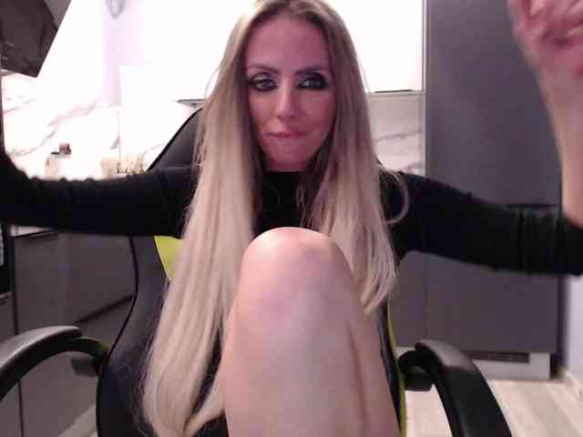 blondalina webcam