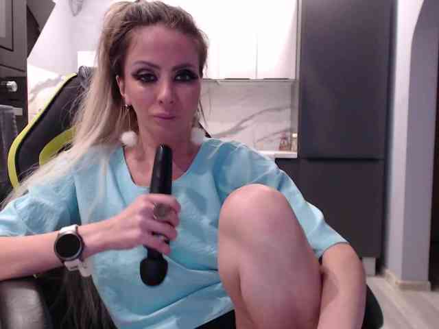 blondalina webcam