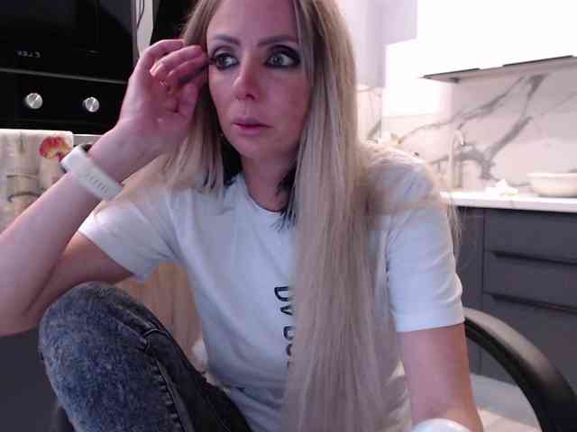 blondalina webcam