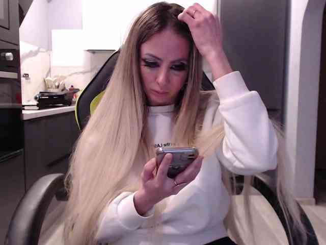 blondalina webcam