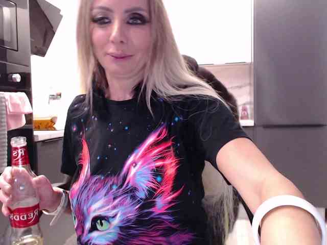 blondalina webcam