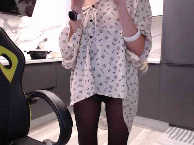 blondalina webcam