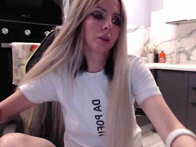 blondalina webcam