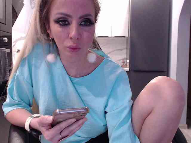 blondalina webcam