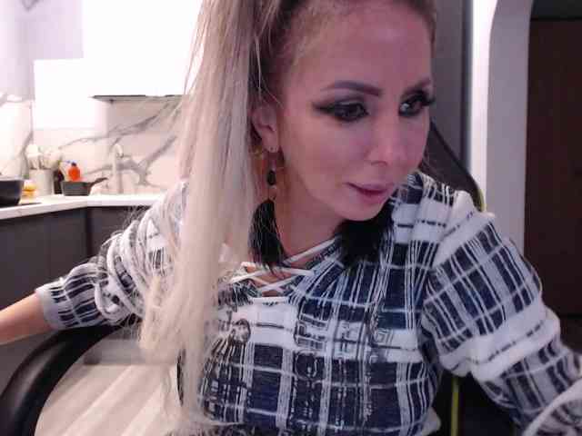 blondalina webcam