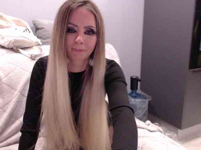 blondalina webcam